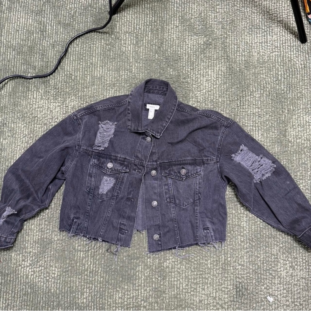 Forever 21 Washed Black Distressed Cropped Denim Jacket